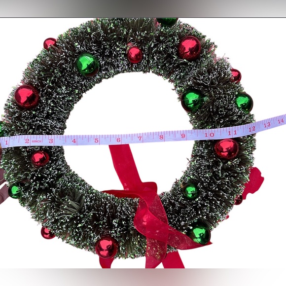 Vintage 12-Inch Christmas Bottle Brush Wreath - Picture 3 of 3